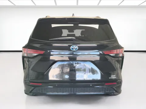 More photos of 2022 Toyota Sienna XSE 7 Passenger at STG Montclair, CA