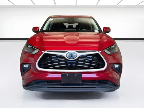 Photos of 2023 Toyota Highlander Hybrid LE for sale in Montclair, CA at STG Montclair