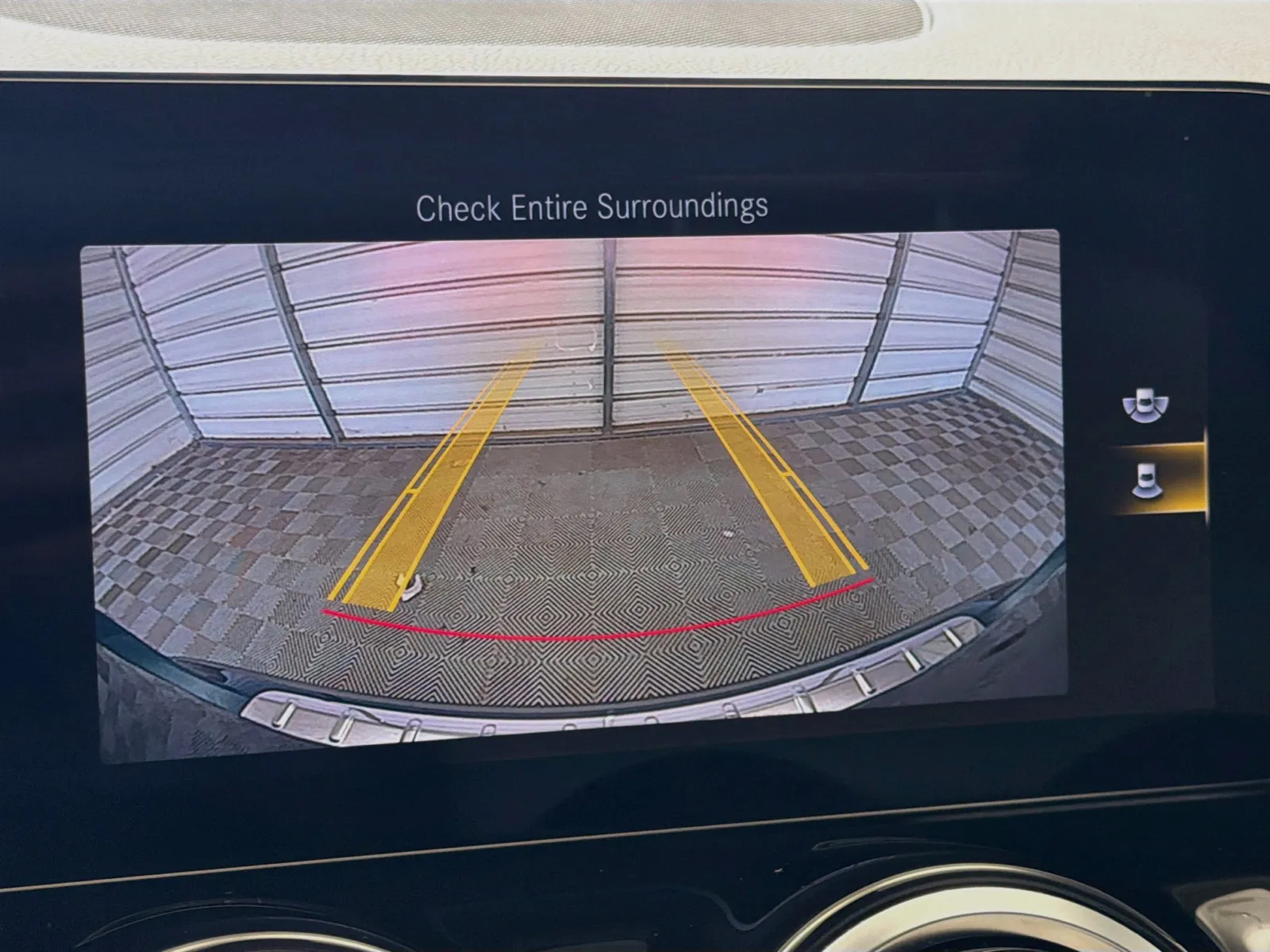Mercedes-Benz GLA photo 16