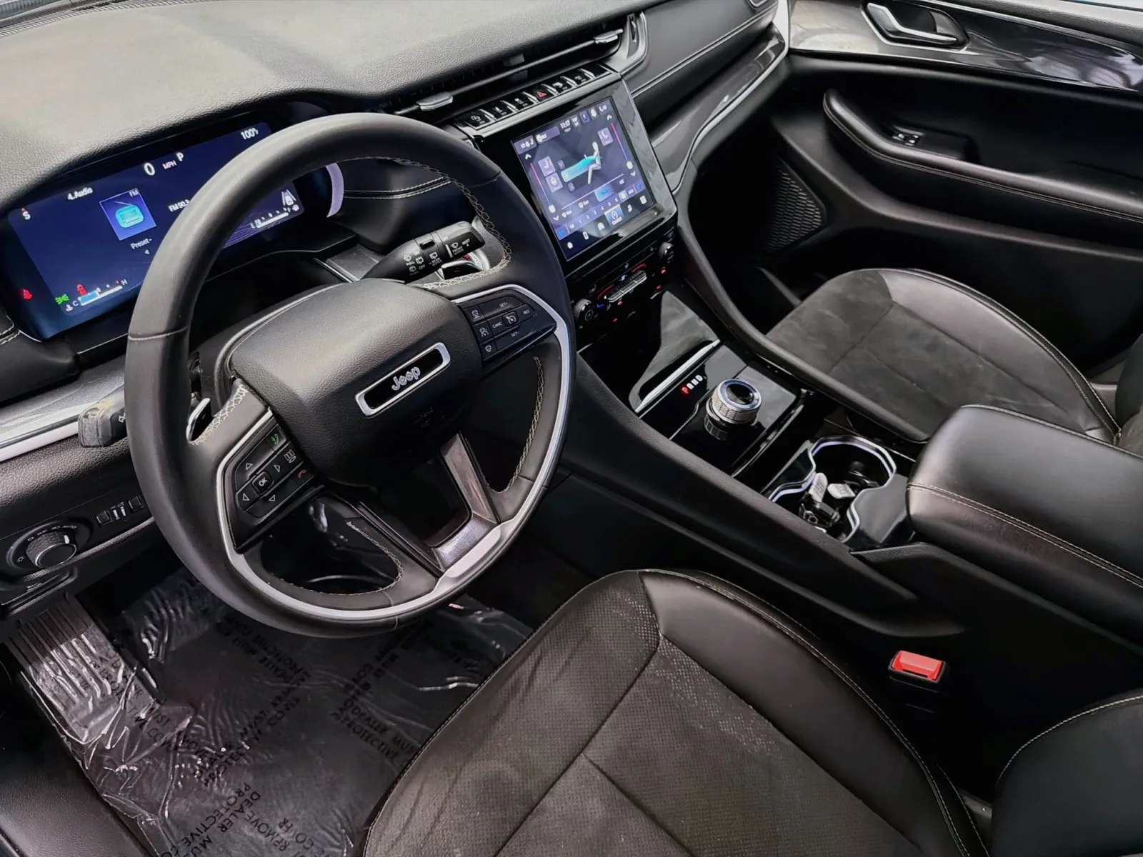 Jeep Grand Cherokee photo 7