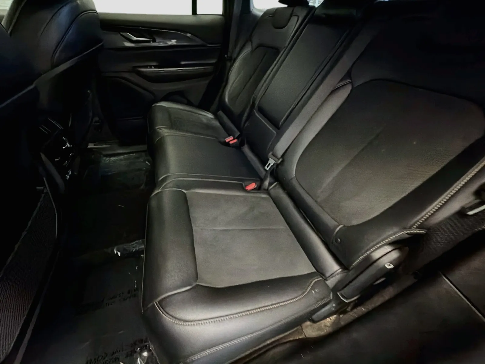 Jeep Grand Cherokee photo 13