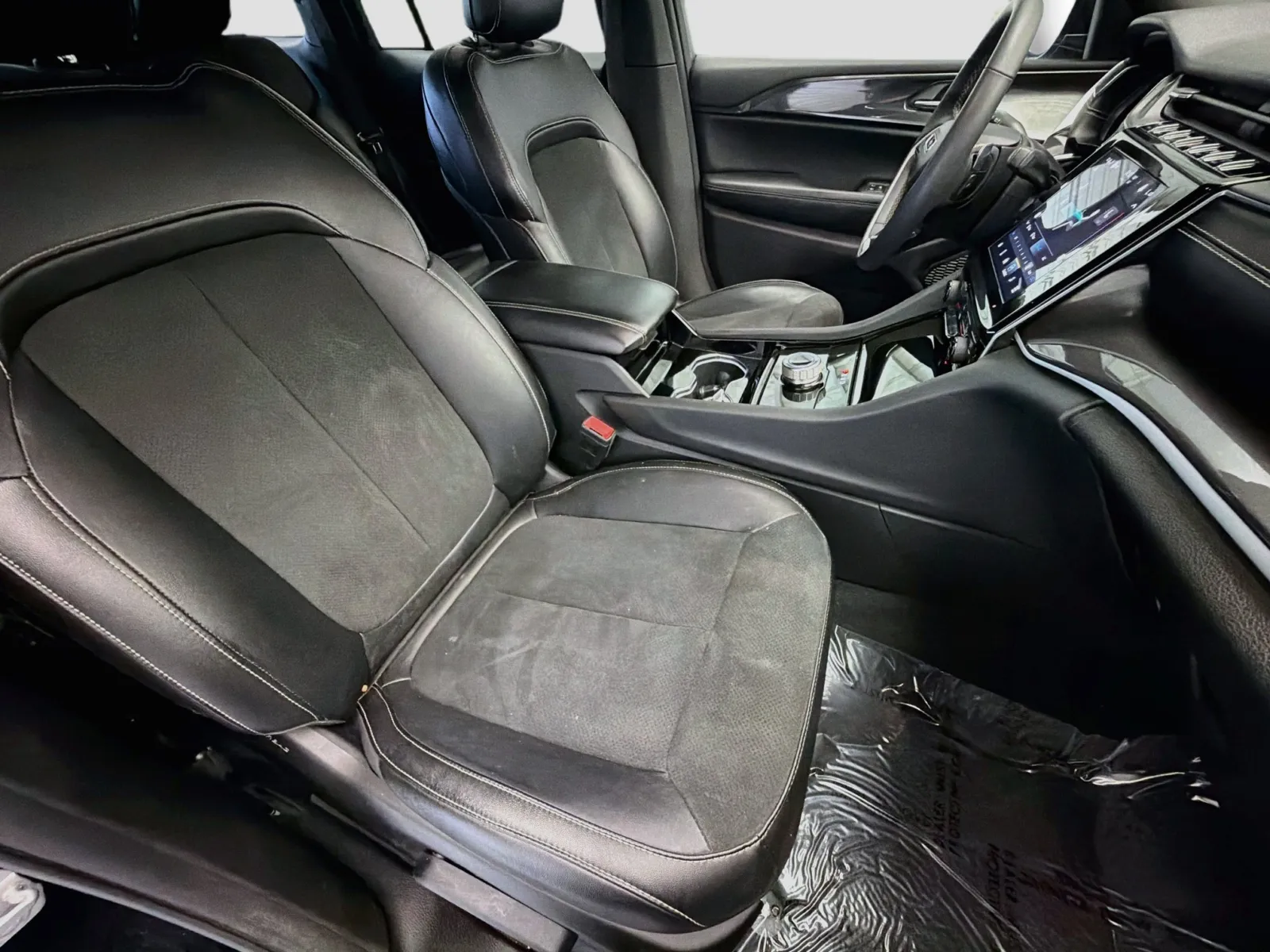 Jeep Grand Cherokee photo 15