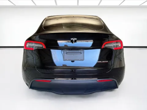 More photos of 2021 Tesla Model Y Performance at STG Montclair, CA