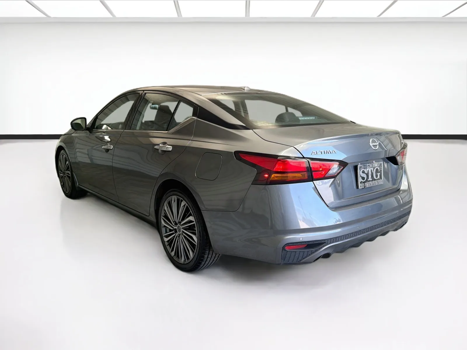 Nissan Altima photo 6