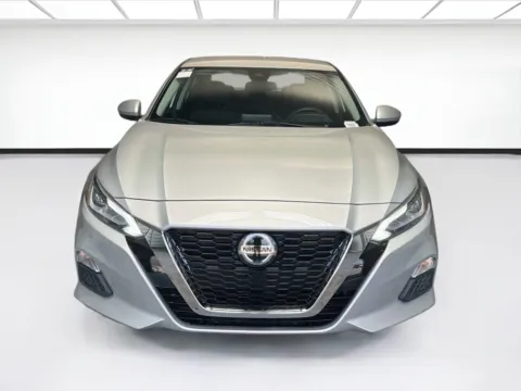 Photos of 2022 Nissan Altima 2.5 SV for sale in Montclair, CA at STG Montclair