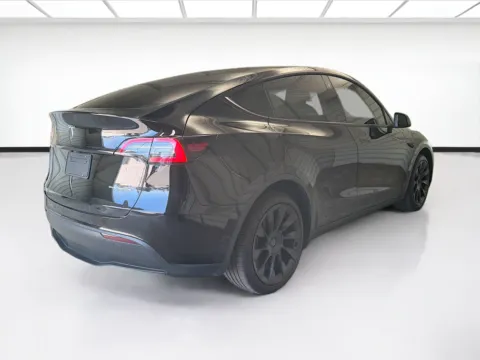 More photos of 2022 Tesla Model Y Long Range at STG Montclair, CA