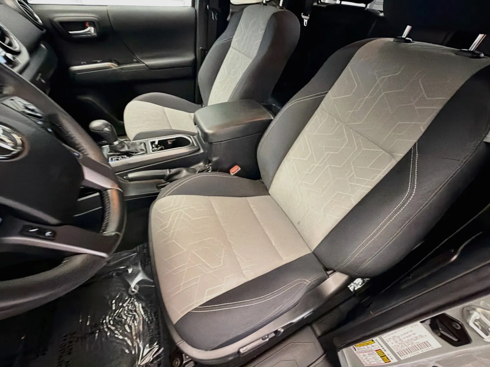 Toyota Tacoma photo 11