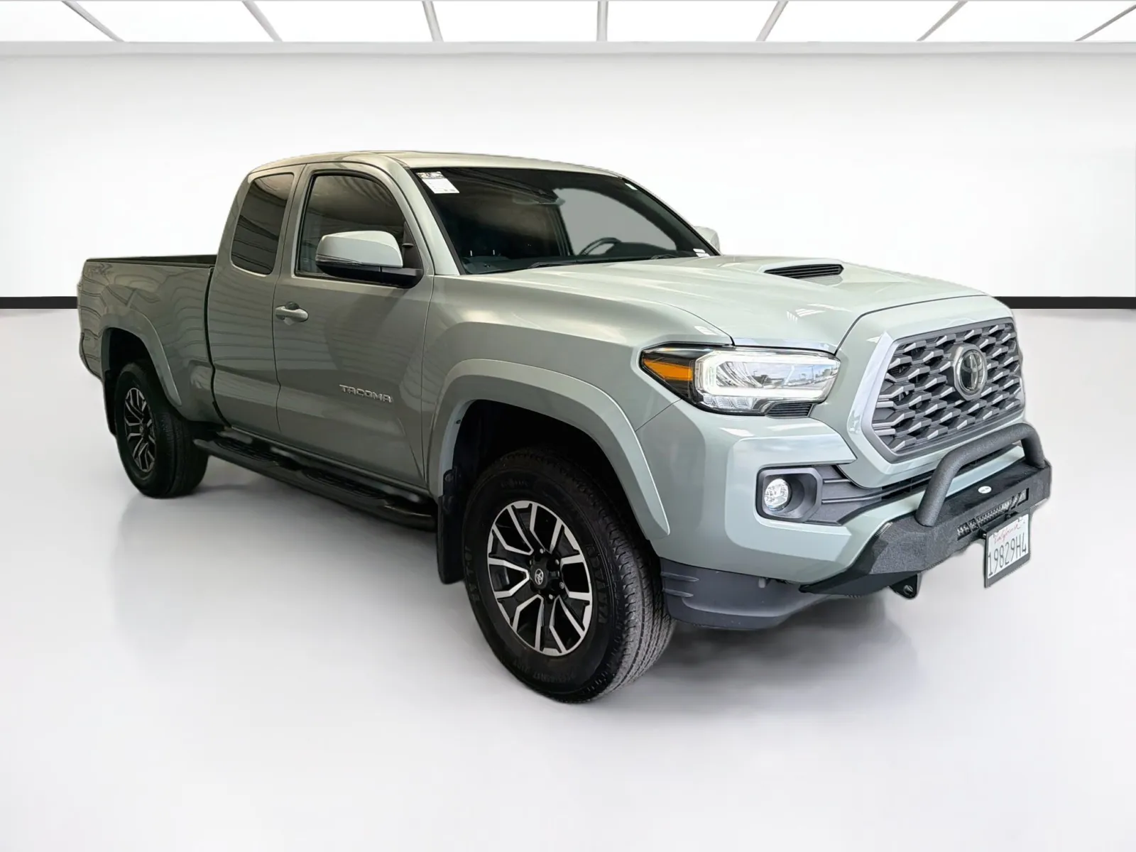 Toyota Tacoma photo 3