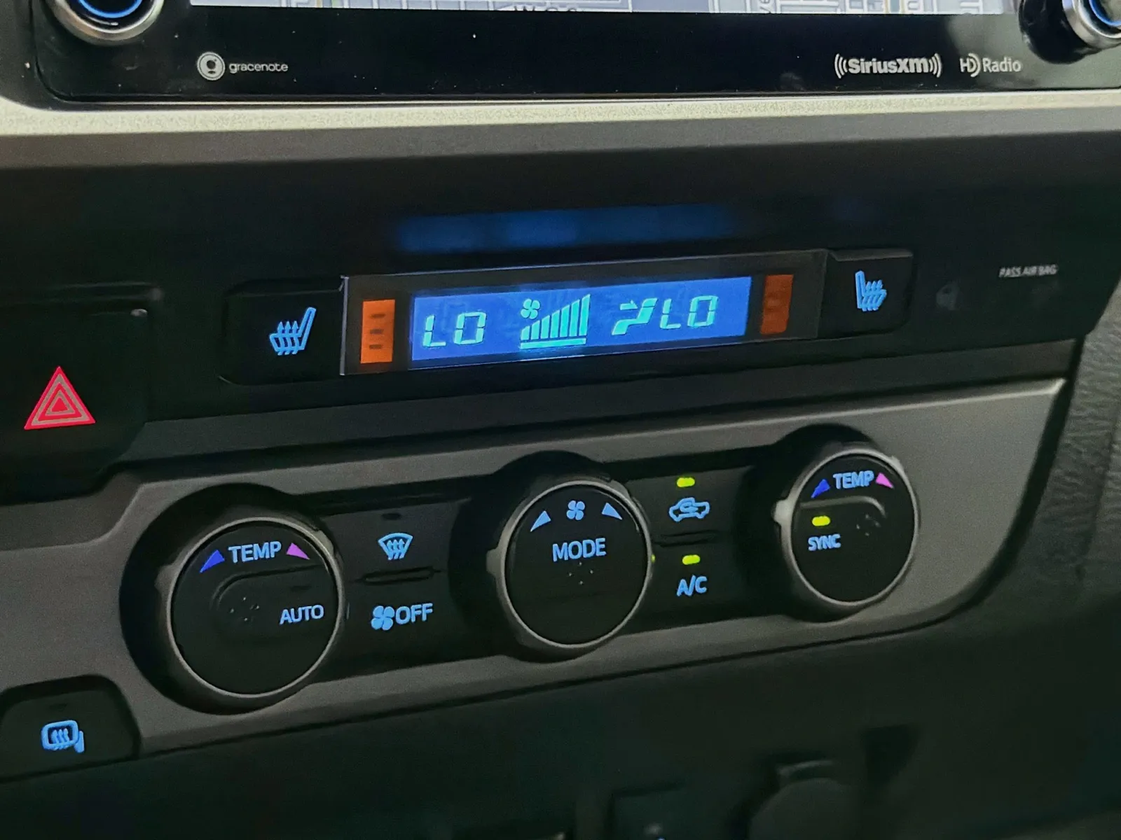 Toyota Tacoma photo 10