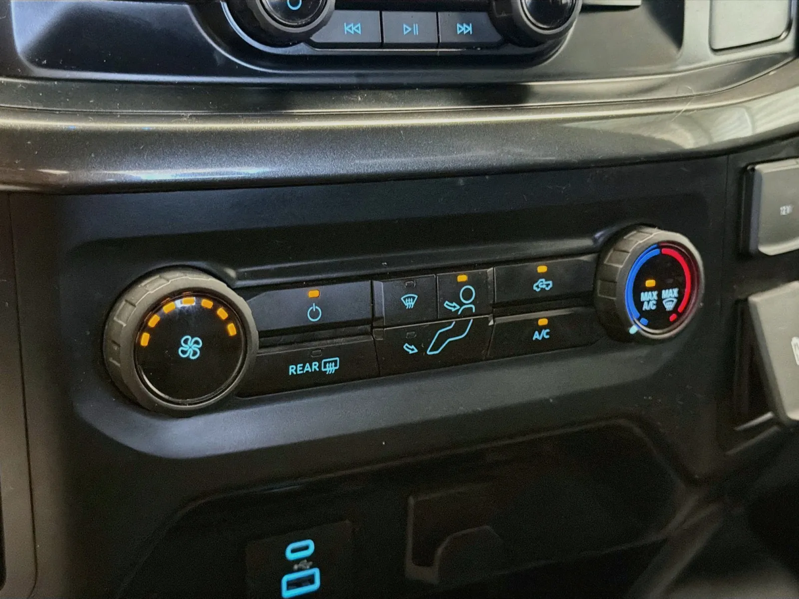 Ford F-150 photo 10