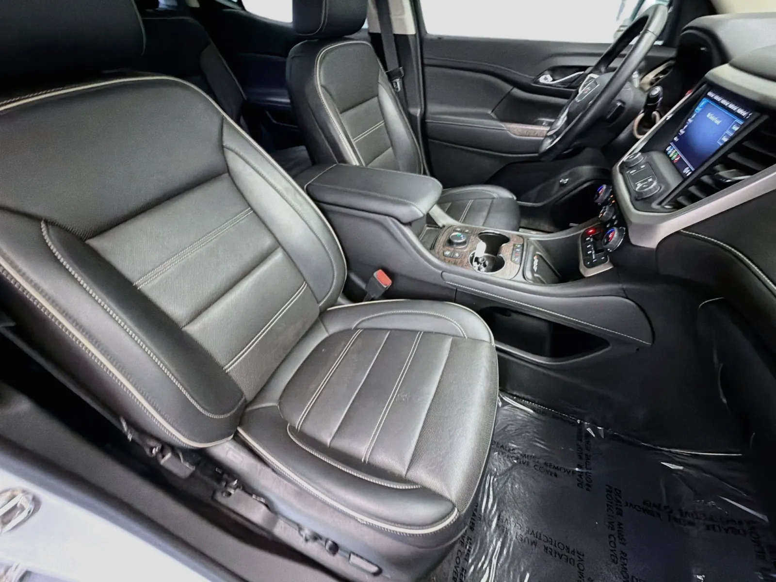 GMC Acadia photo 15