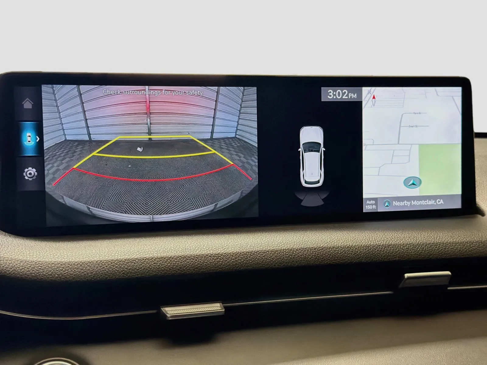 Genesis GV70 photo 16