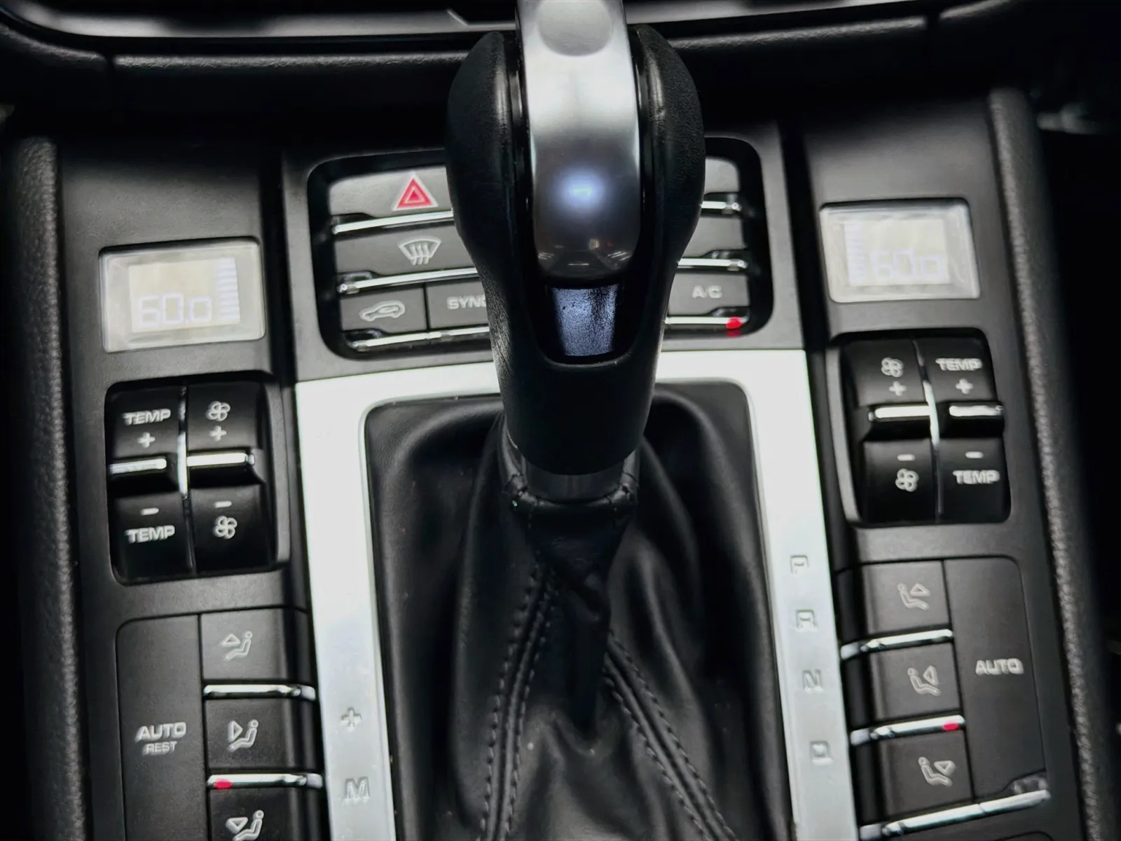 Porsche Macan photo 10
