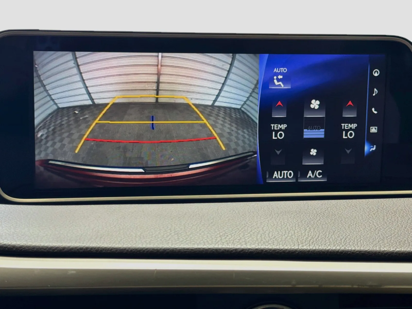 Lexus RX photo 16