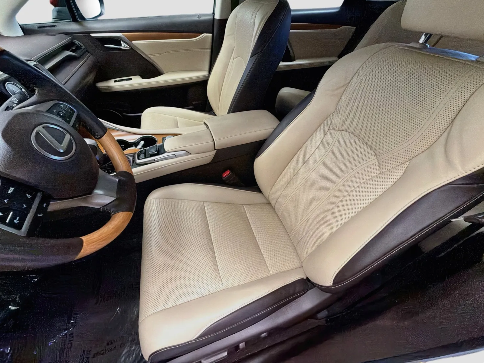 Lexus RX photo 11