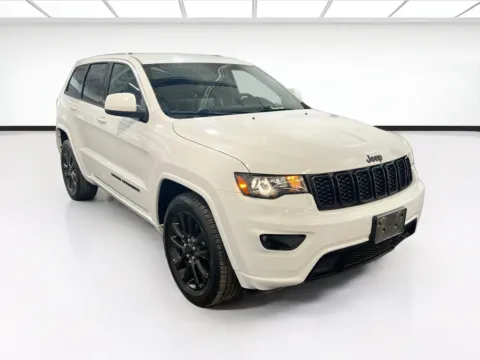 Another view of 2020 Jeep Grand Cherokee Altitude for sale in Montclair, CA at STG Montclair