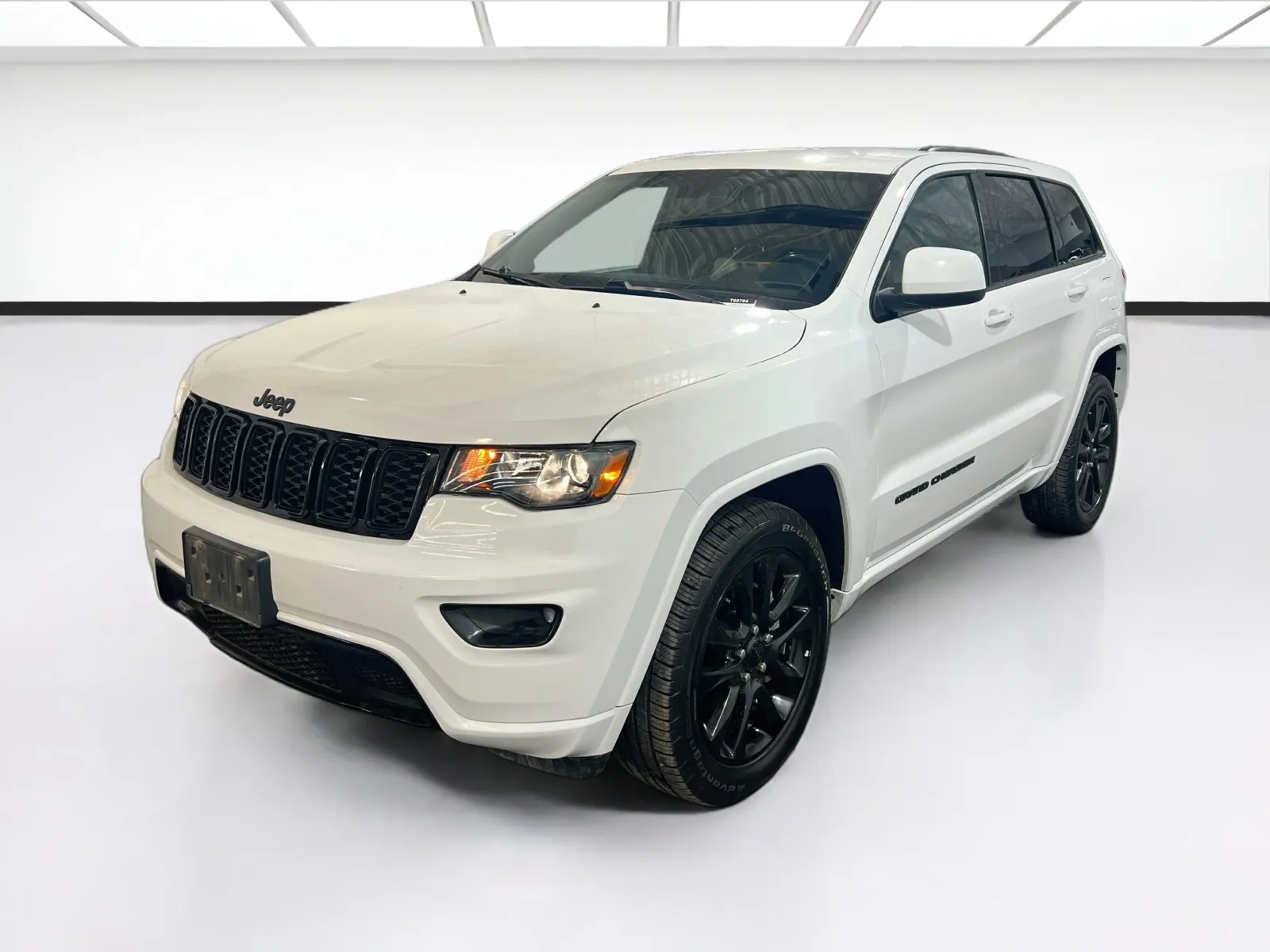 White 2020 Jeep Grand Cherokee Altitude for sale in Montclair, CA