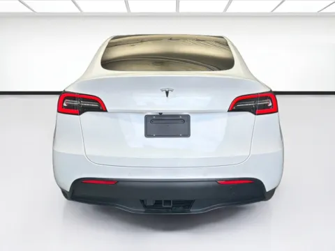 More photos of 2021 Tesla Model Y Long Range at STG Montclair, CA