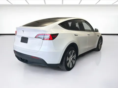 More photos of 2021 Tesla Model Y Long Range at STG Montclair, CA