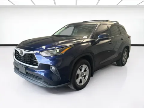 Blue 2022 Toyota Highlander LE for sale in Montclair, CA