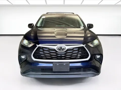 Photos of 2022 Toyota Highlander LE for sale in Montclair, CA at STG Montclair