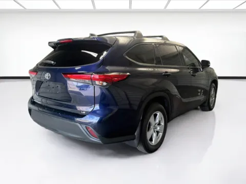 More photos of 2022 Toyota Highlander LE at STG Montclair, CA