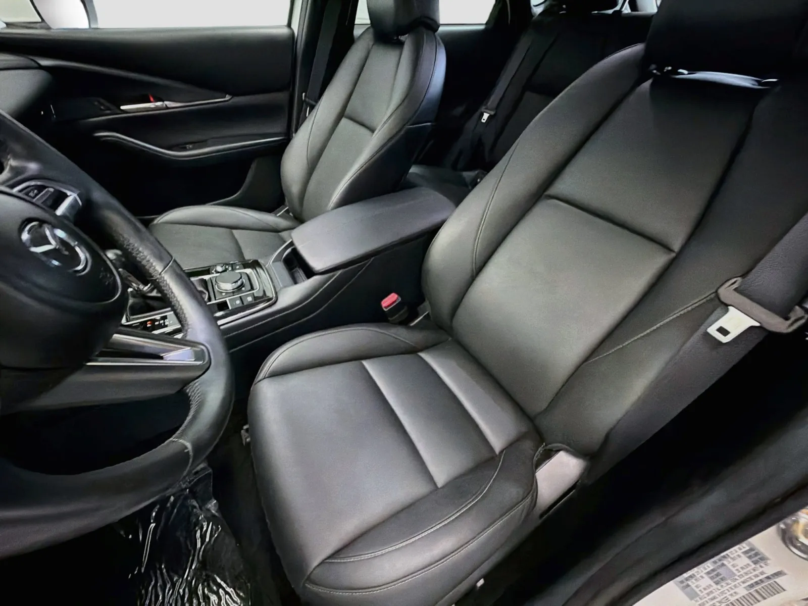 Mazda CX-30 photo 11