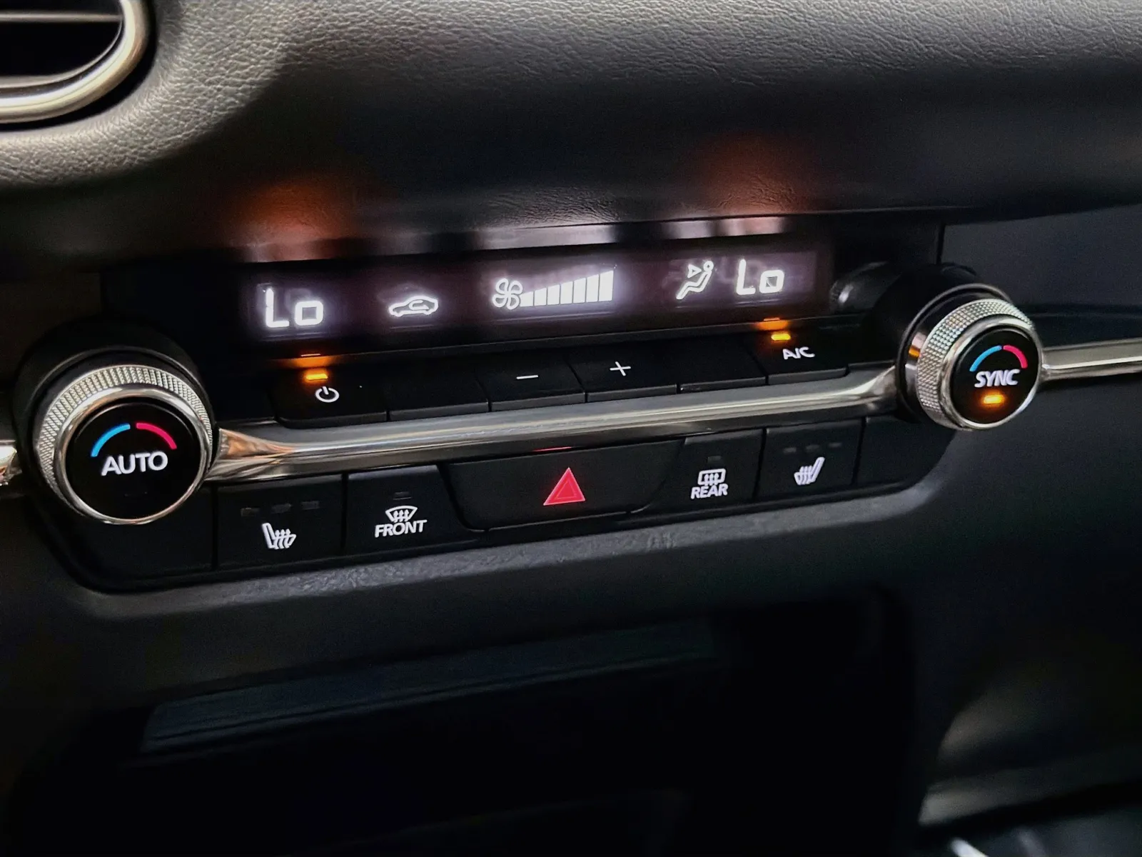 Mazda CX-30 photo 10