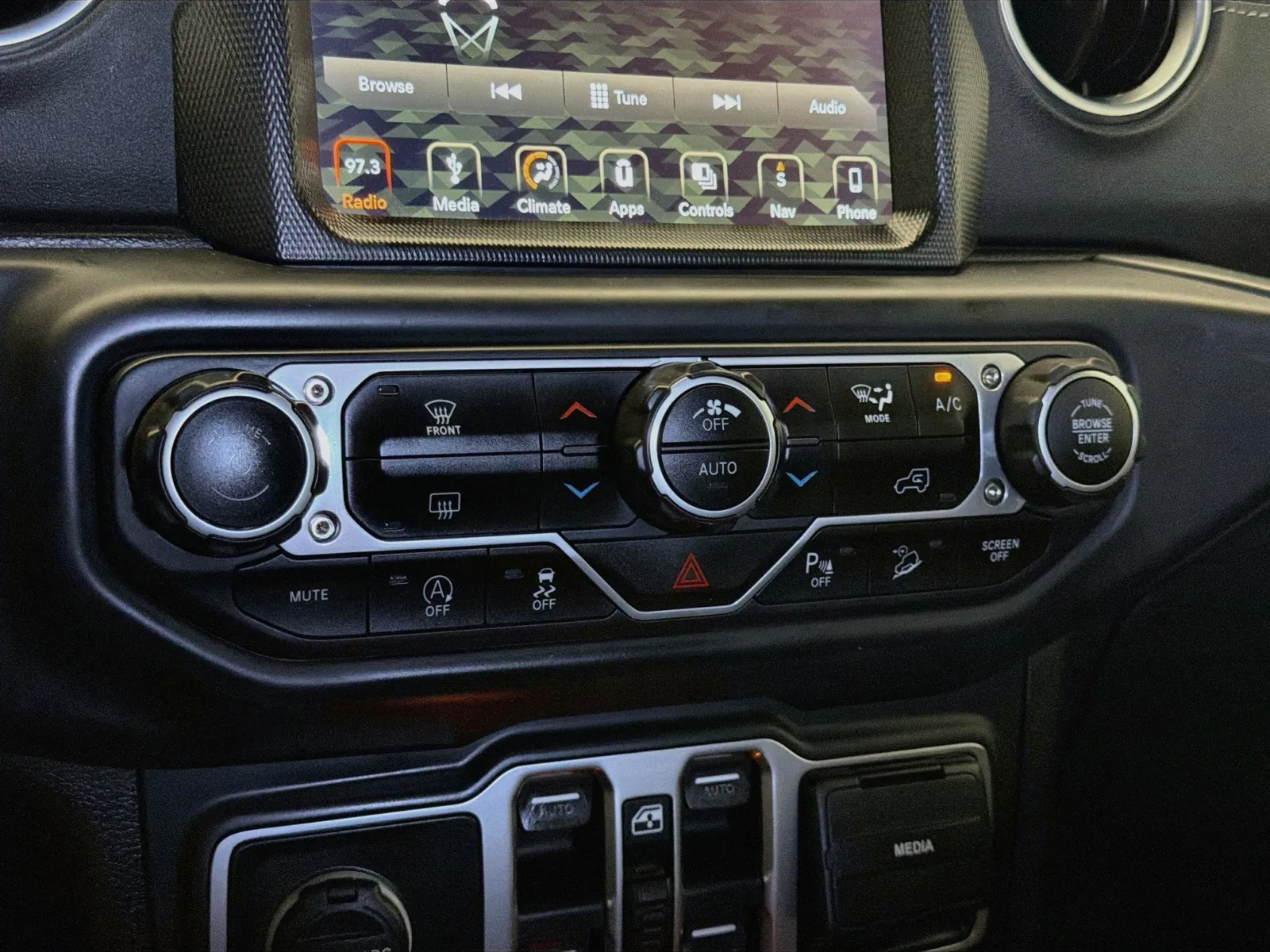 Jeep Wrangler photo 10