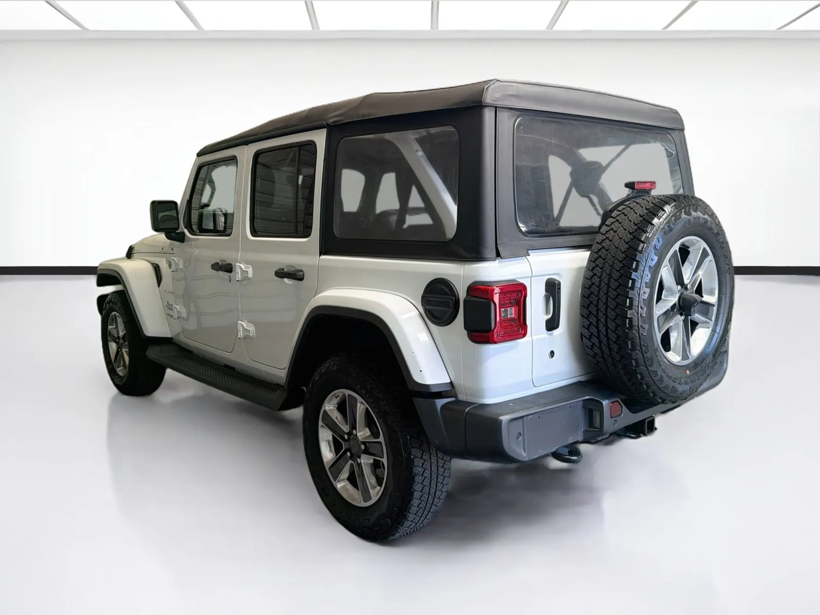 Jeep Wrangler photo 6