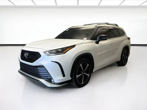 White 2021 Toyota Highlander XSE for sale in Montclair, CA