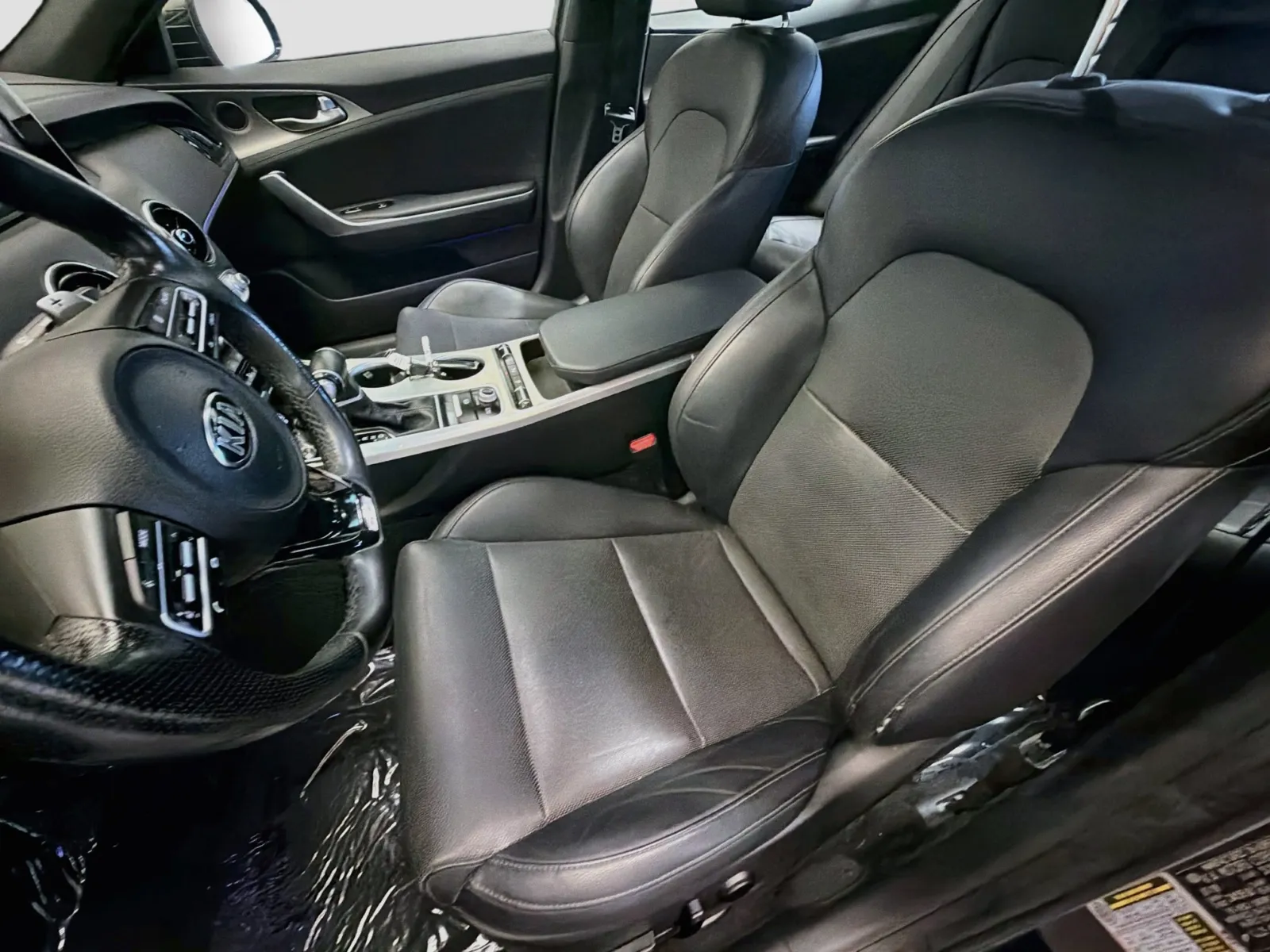 Kia Stinger photo 11