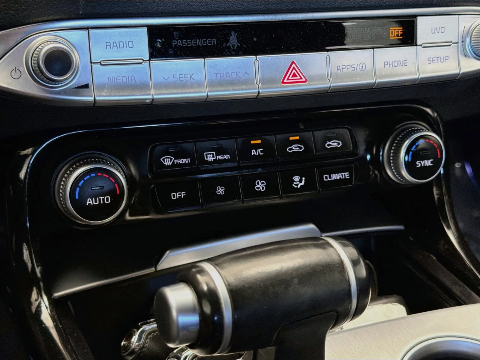 Kia Stinger photo 10