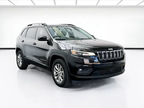 Another view of 2022 Jeep Cherokee Latitude Lux for sale in Montclair, CA at STG Montclair