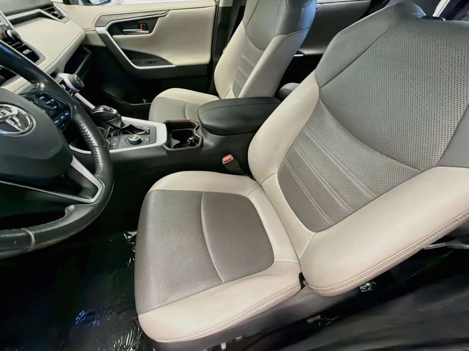Toyota RAV4 photo 11