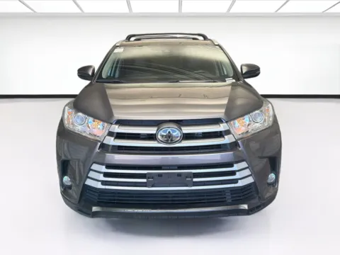 Photos of 2018 Toyota Highlander XLE for sale in Montclair, CA at STG Montclair