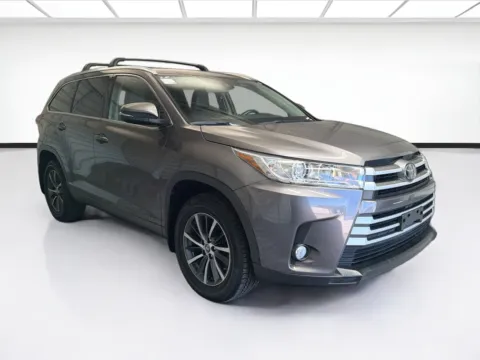 Another view of 2018 Toyota Highlander XLE for sale in Montclair, CA at STG Montclair