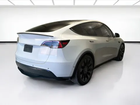 More photos of 2021 Tesla Model Y Performance at STG Montclair, CA