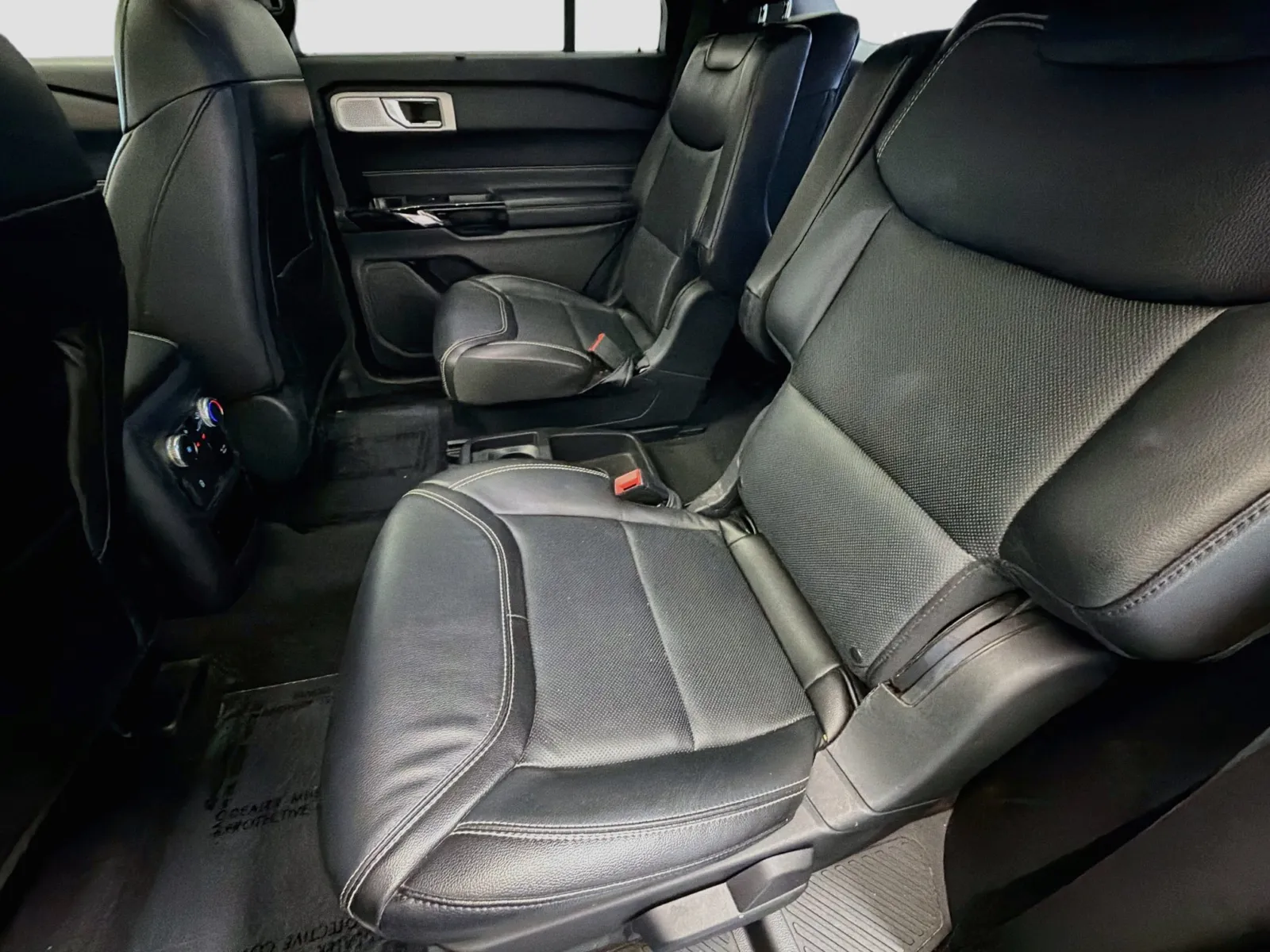 Ford Explorer photo 13