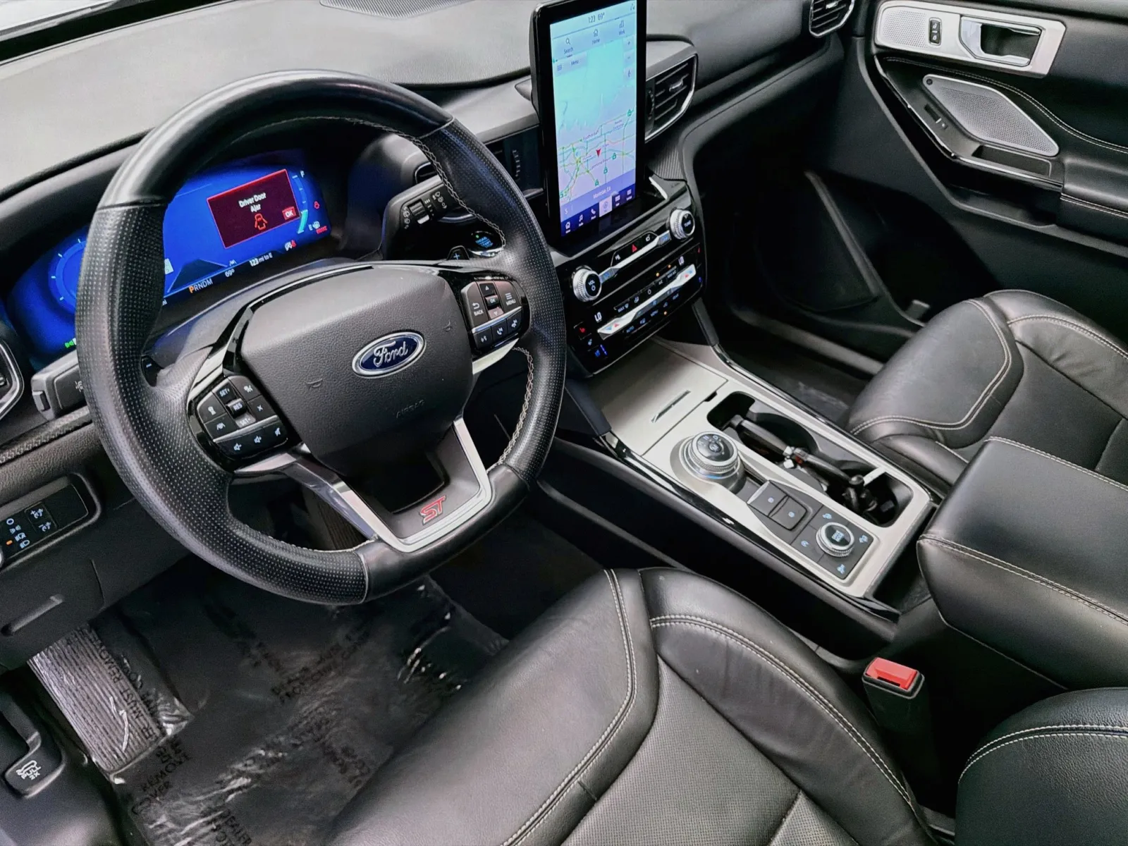 Ford Explorer photo 7