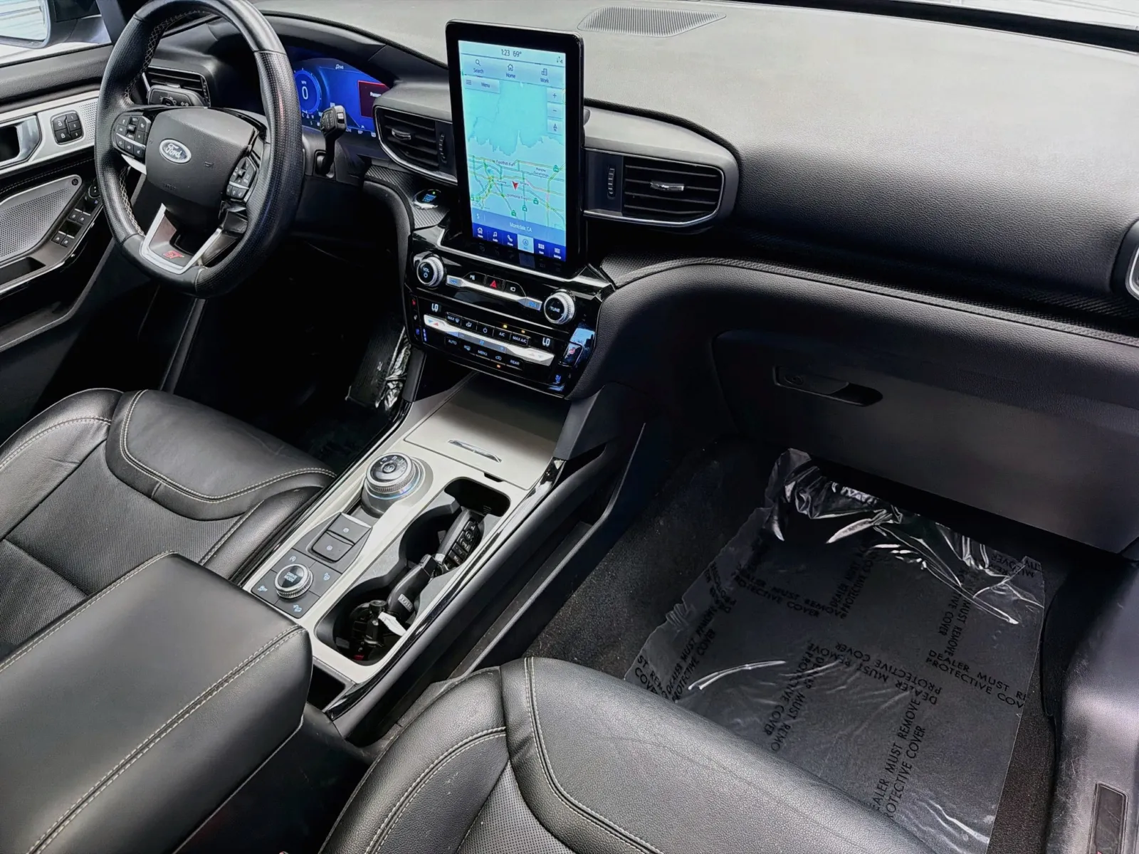 Ford Explorer photo 12