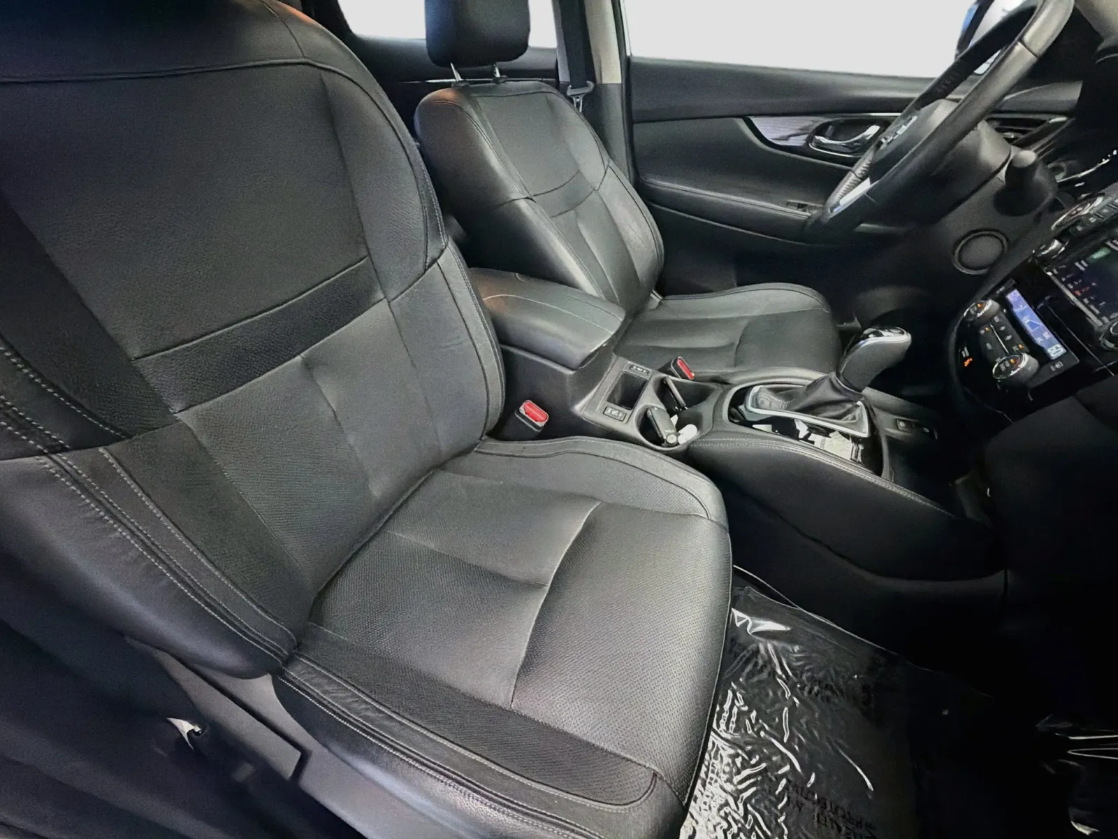 Nissan Rogue photo 14