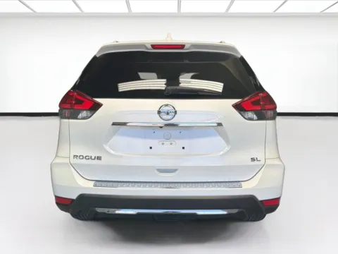 More photos of 2018 Nissan Rogue SL at STG Montclair, CA