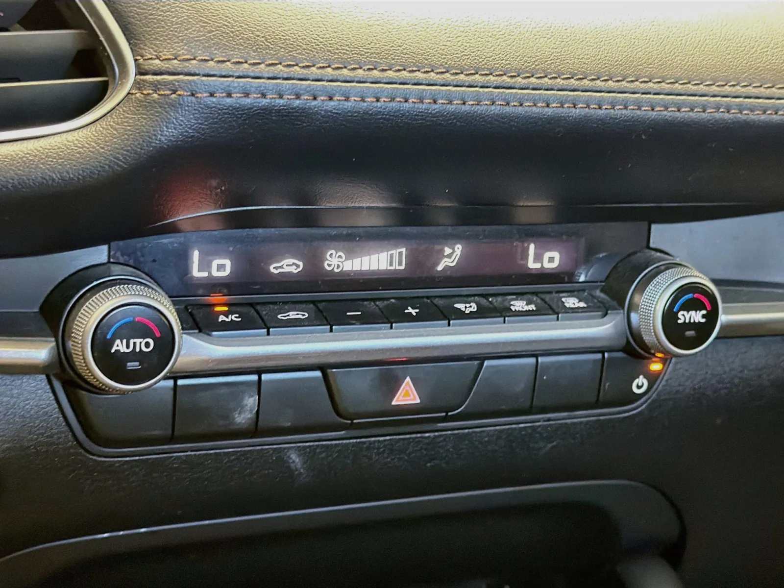 Mazda Mazda3 photo 10