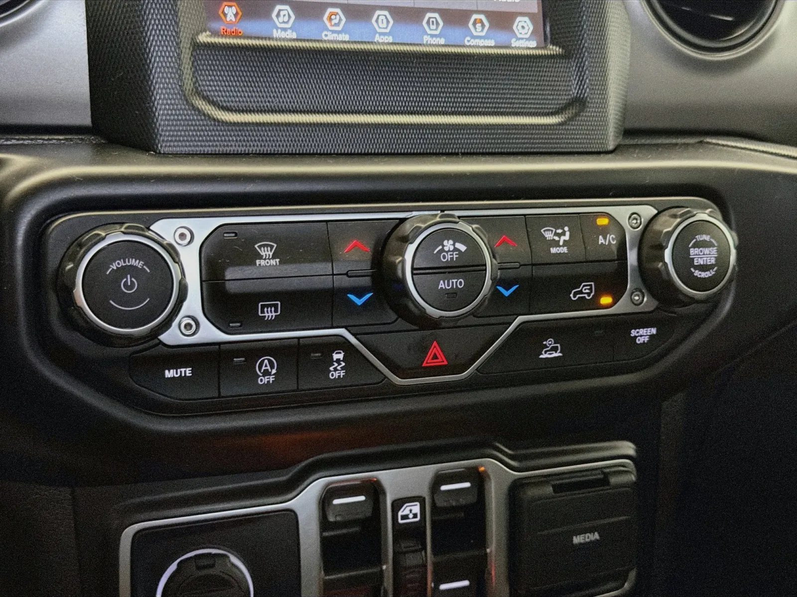 Jeep Gladiator photo 10