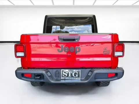 More photos of 2022 Jeep Gladiator Willys at STG Montclair, CA