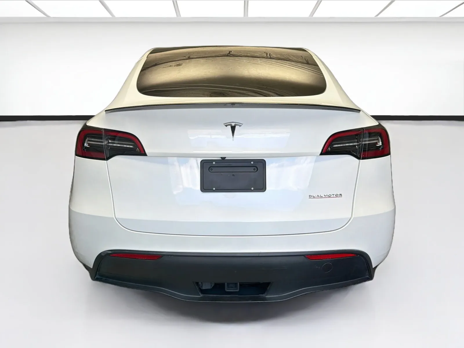 Tesla Model Y photo 5