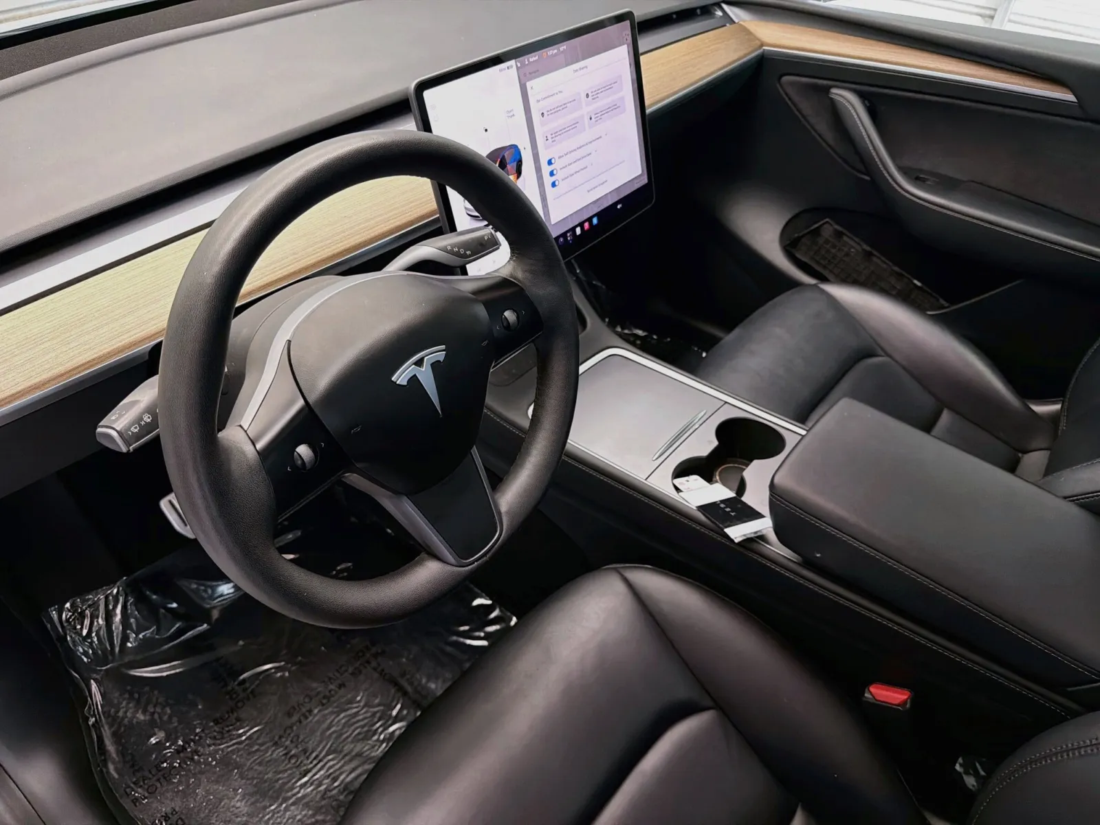 Tesla Model Y photo 7