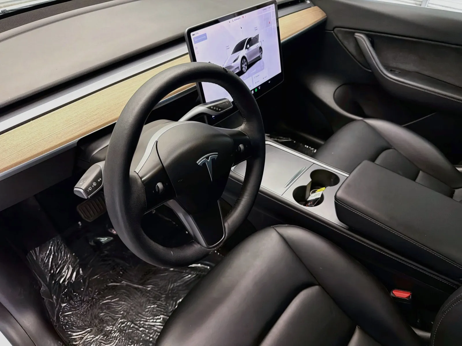 Tesla Model Y photo 7