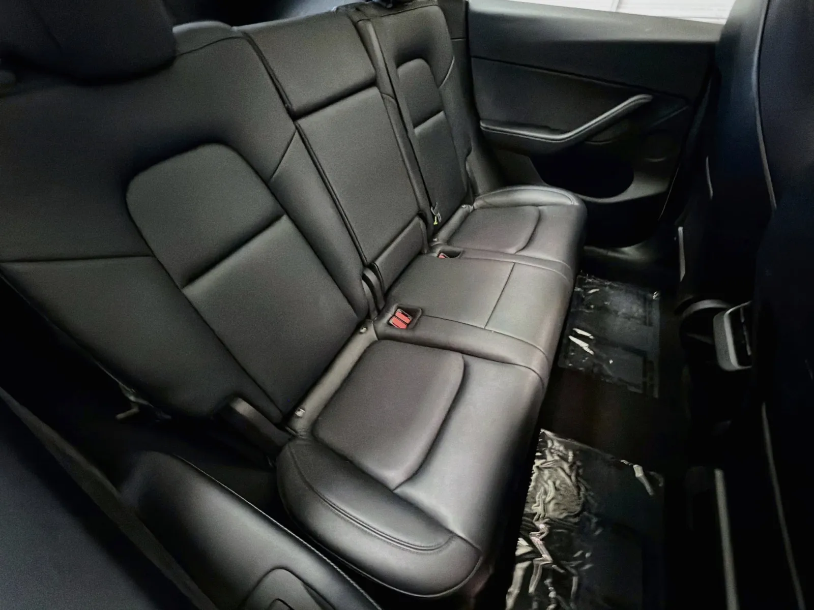 Tesla Model Y photo 14